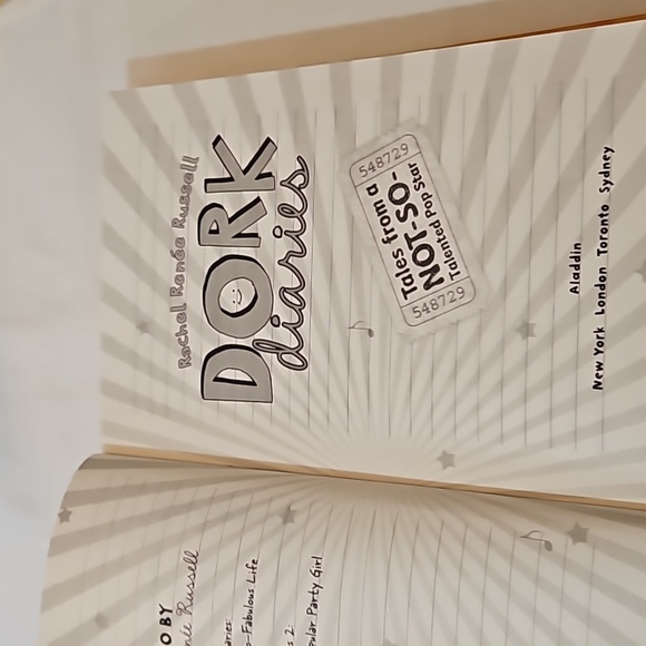 Rachel Renée Russell Dork Diaries Tales from a Not so talented Pop Star- Glam TV - Picture 16 of 17